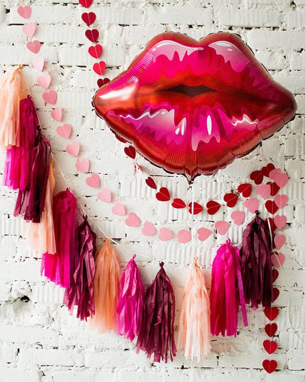 15370_Шар_(30_76_см)_Фигура_Губы_Красный_1_шт_6